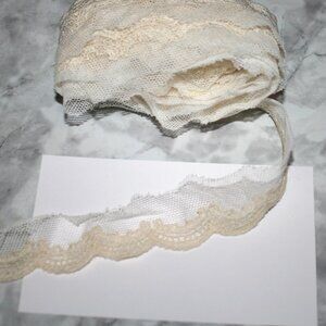 FLAT LACE #1465 - Cream Natural Scalloped Edge - 5/8" x 7 yards